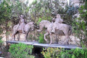 horse statues